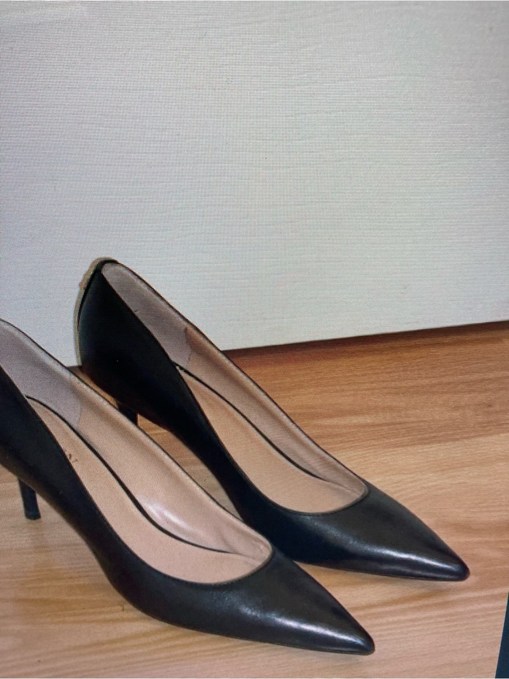 Women’s Black Pointed-Toe Kitten Heel Pumps